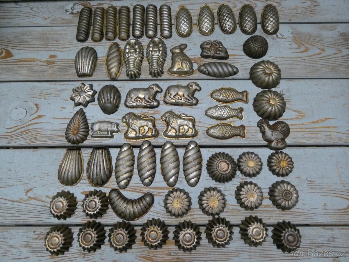 Formičky na cukroví 62 ks