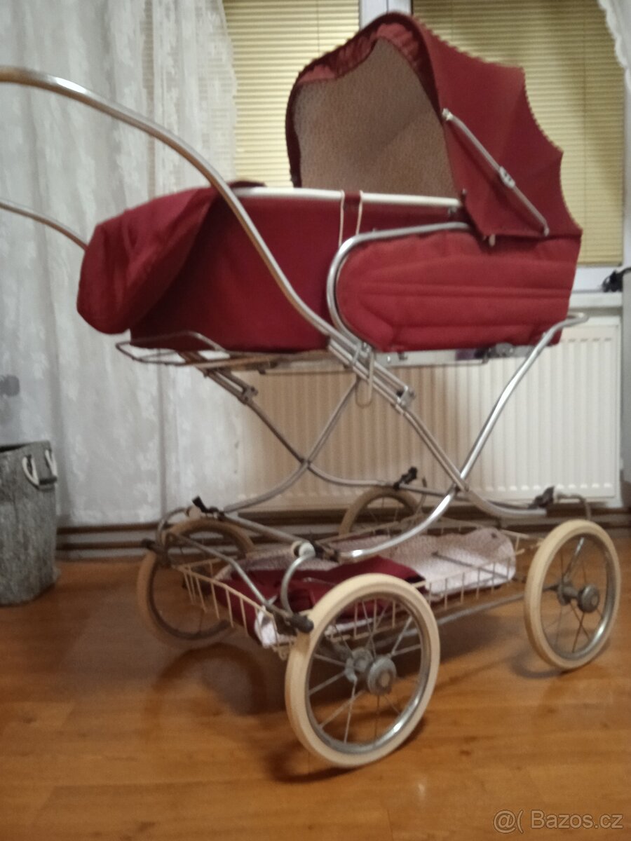 Retro kočárek Liberta