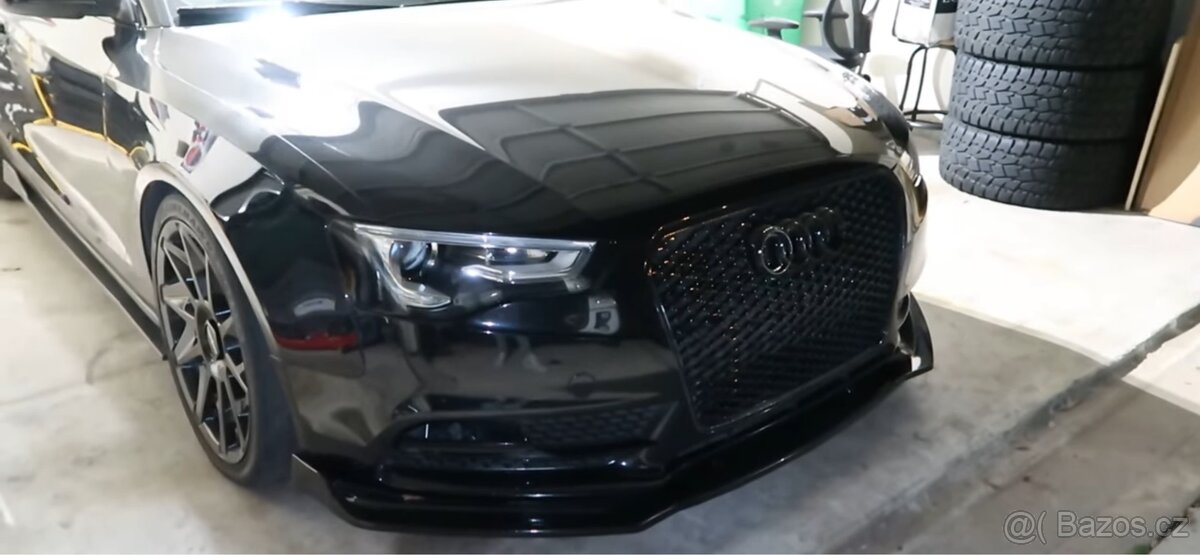 Znak na vozy(Logo na vozy Audi ) Černá , Chromová