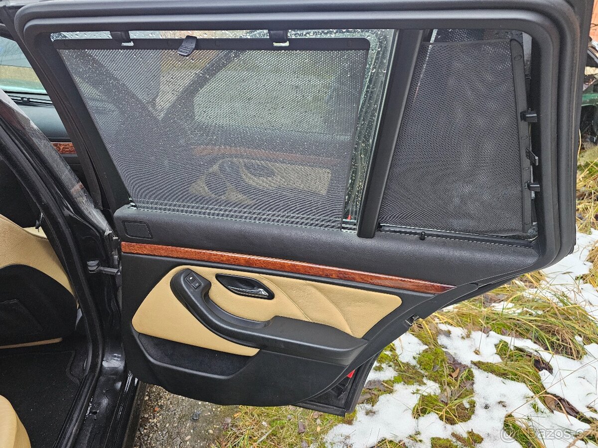 BMW e39 Touring výplně dveří + roletky