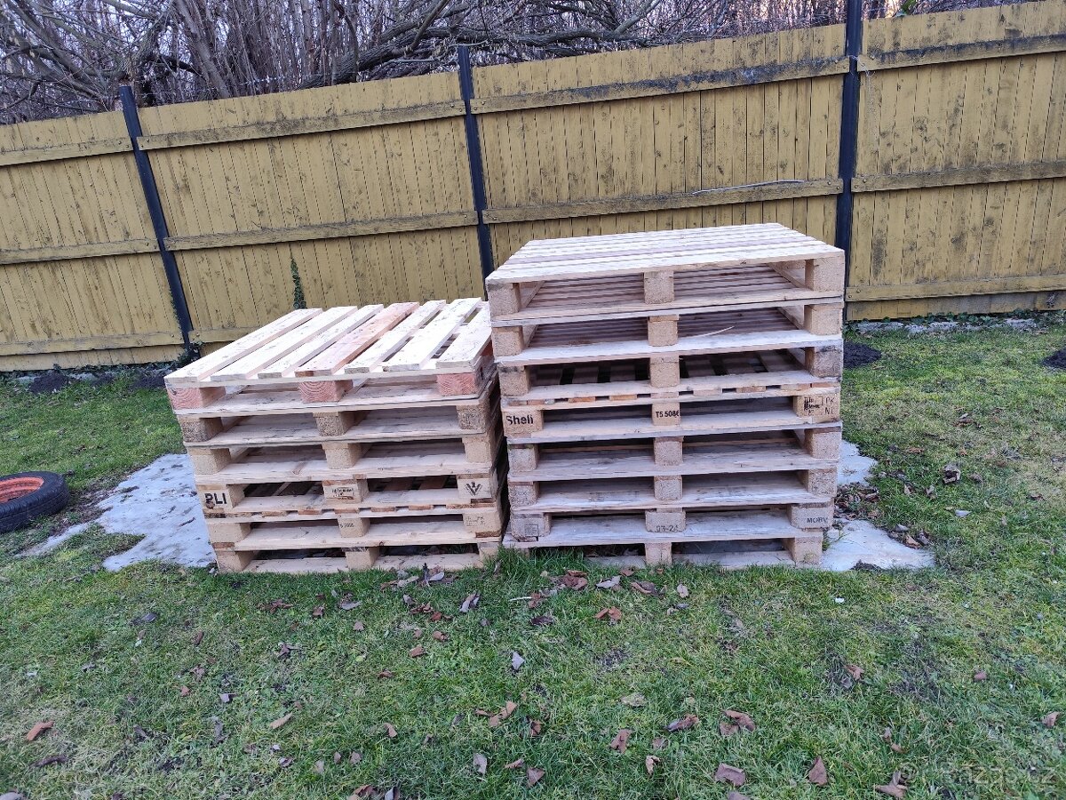 Prodám palety 120x120, 100 Kč/ks Ostrava