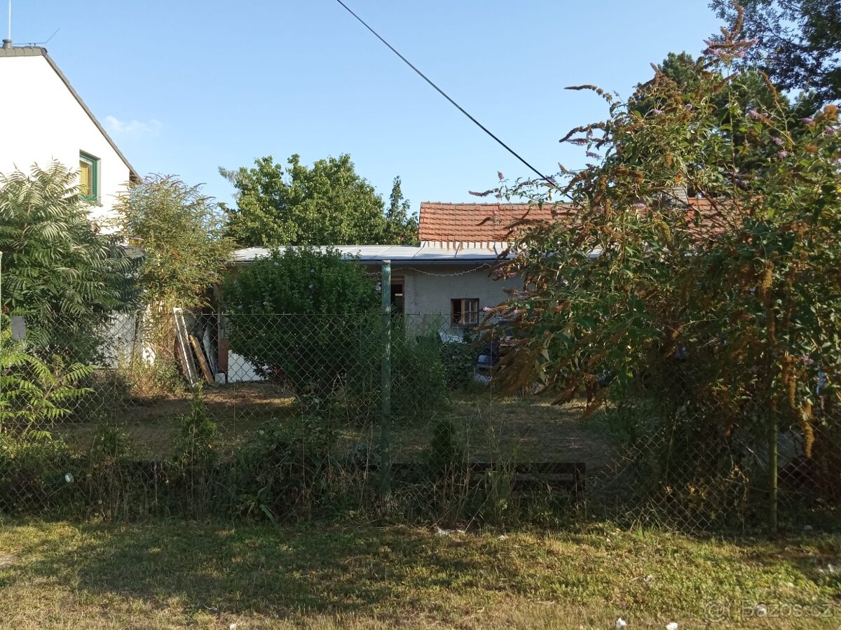 Prodej stavebního pozemku 554 m2 v Praze - Hrnčířích