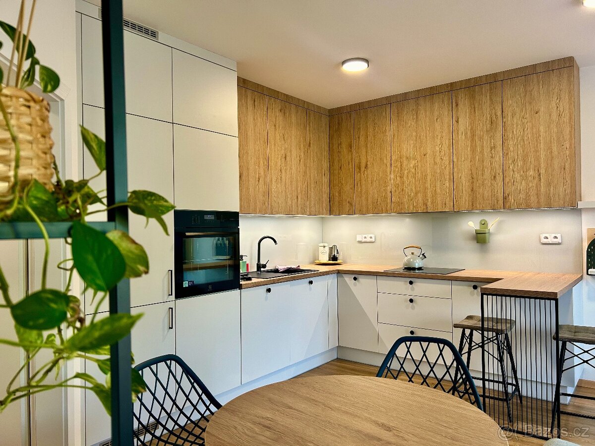 Prodej bytu 2+kk 57 m² balkón + parkovací stání