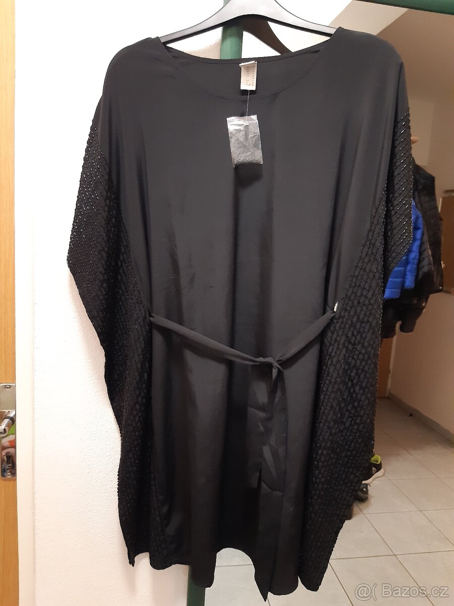 Nové dámské šaty