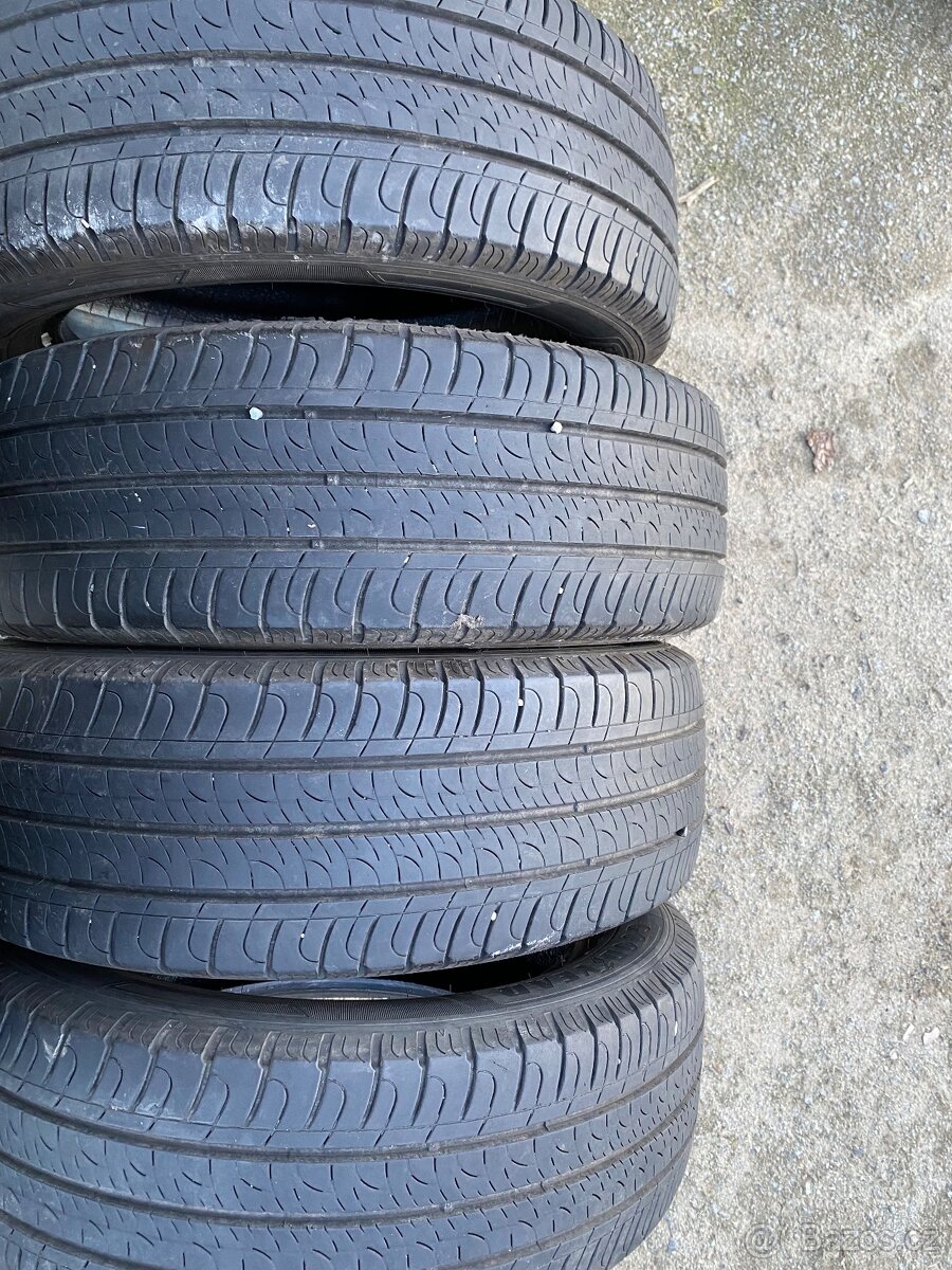 Pneu 215/60 R17C