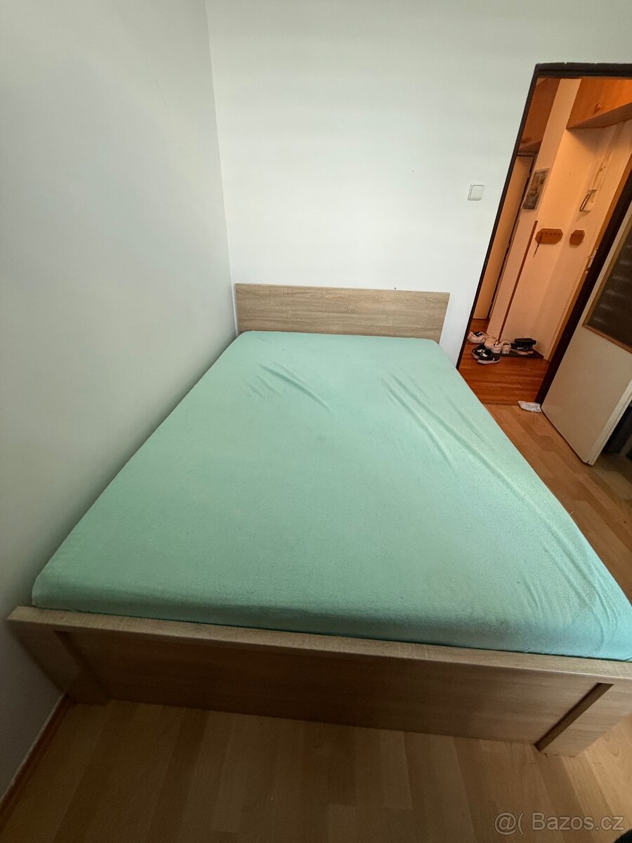 Postel 140x200 s dvojitým roštem a matrací se SilverGuard