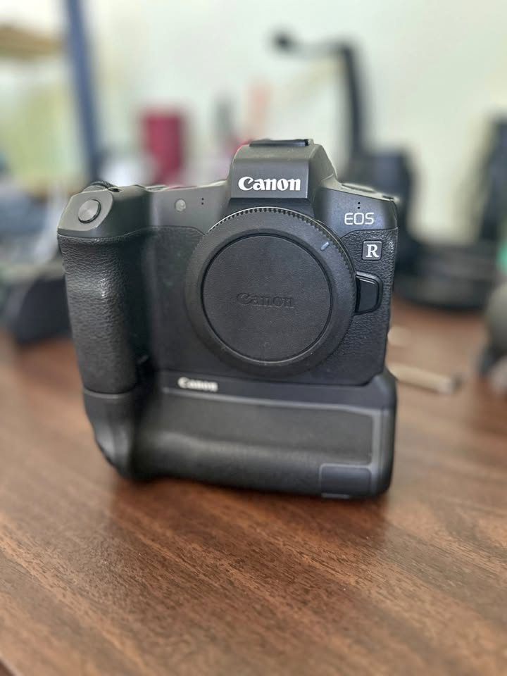 Canon EOS R