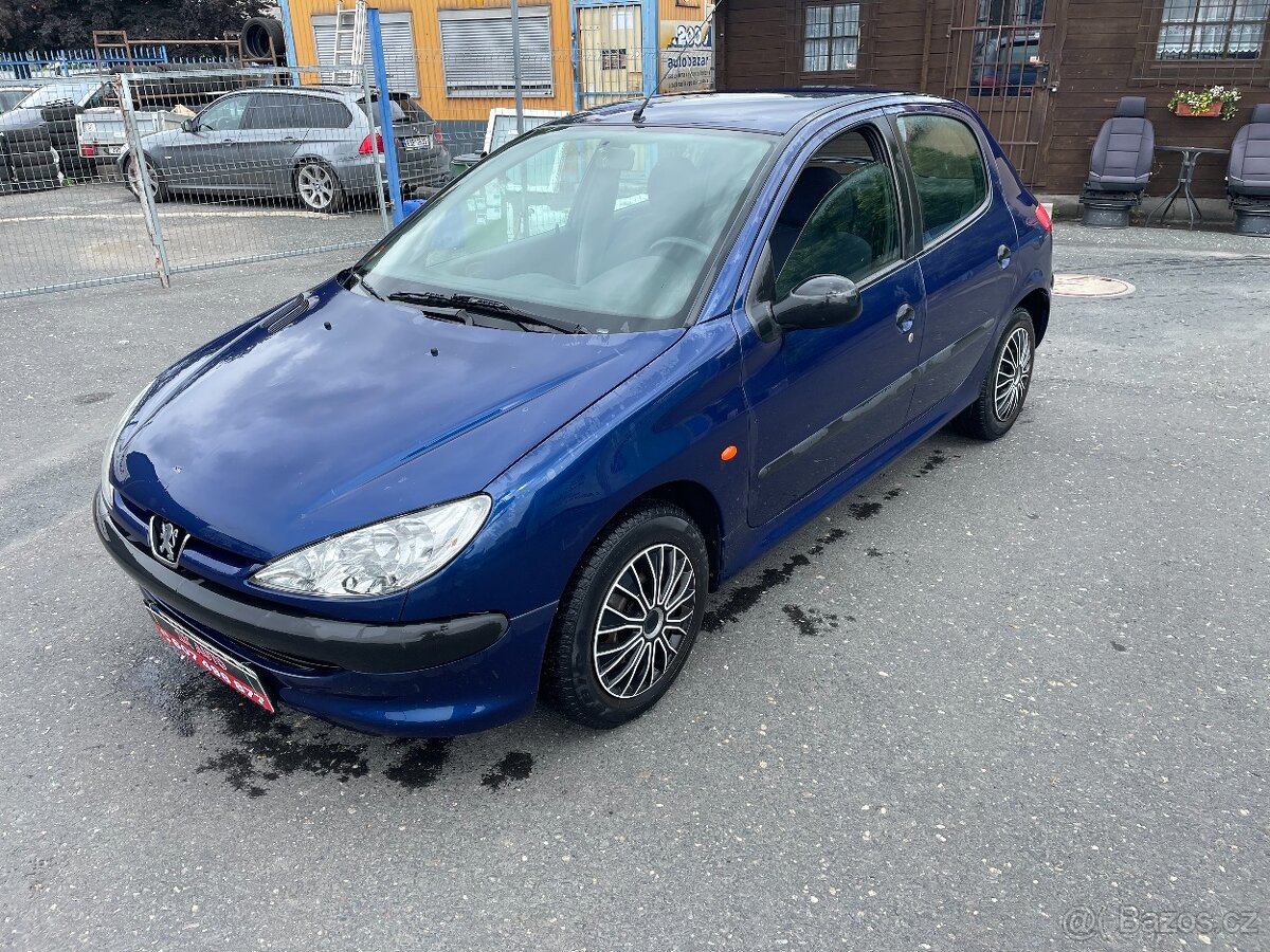 PEUGEOT 206 1.4i 55 KW 1Majitel ČR 2001