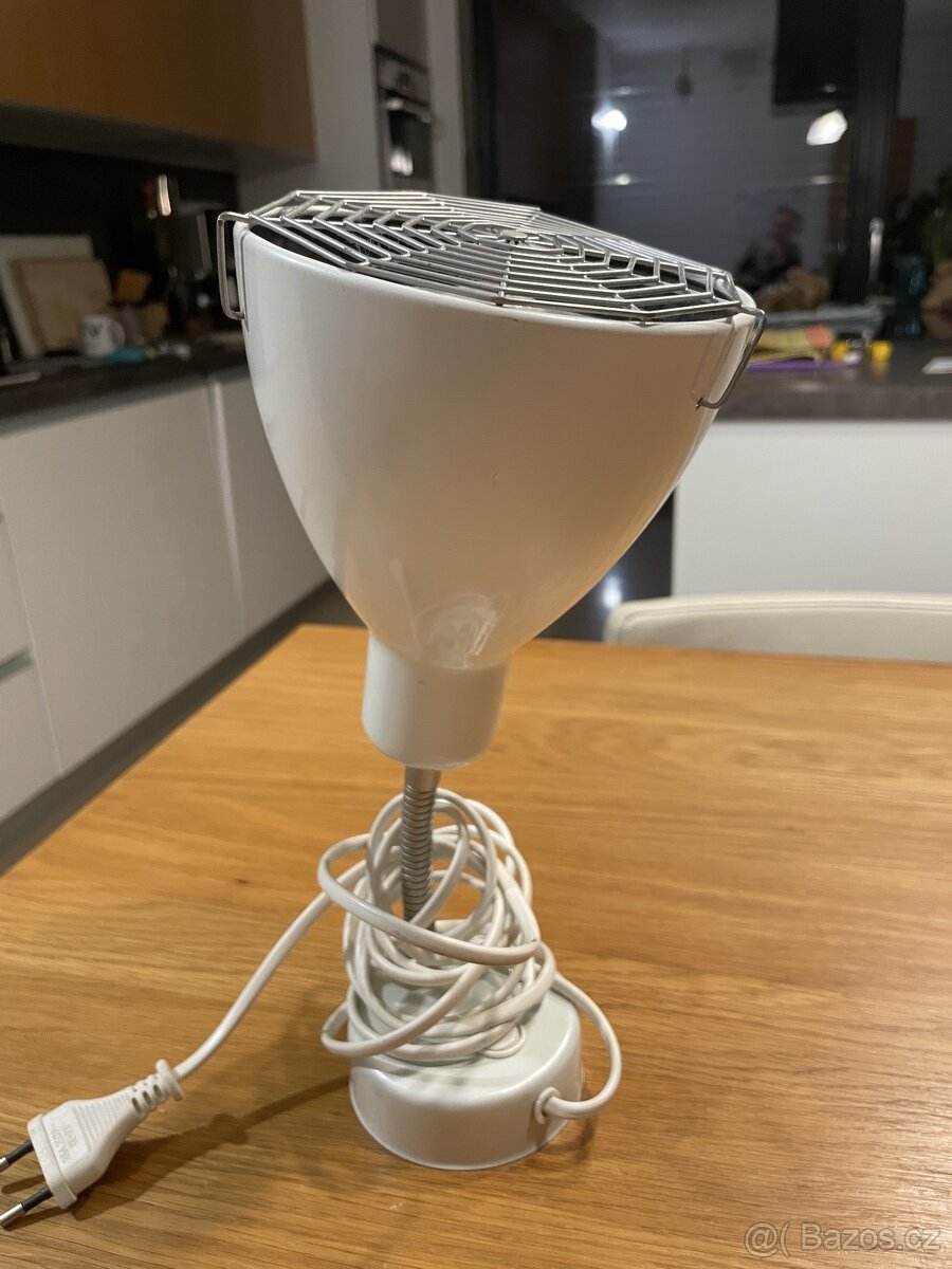 Dětská nástěnná lampička IKEA s LED žárovkou