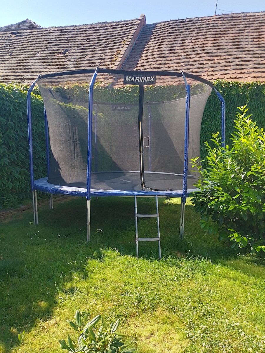 Trampolína