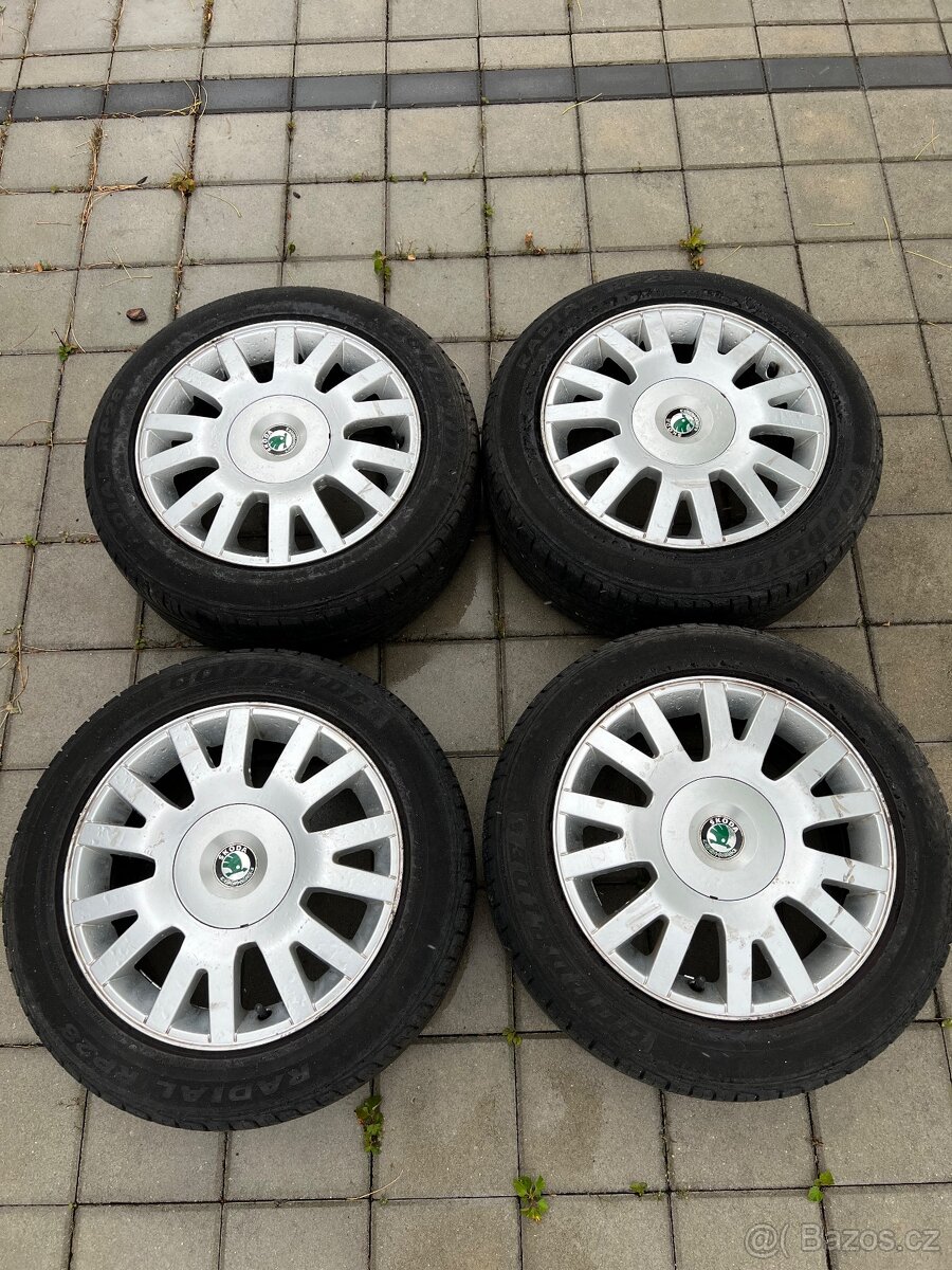 Originální ALU Škoda 5x112 R16 - letní pneu 6mm