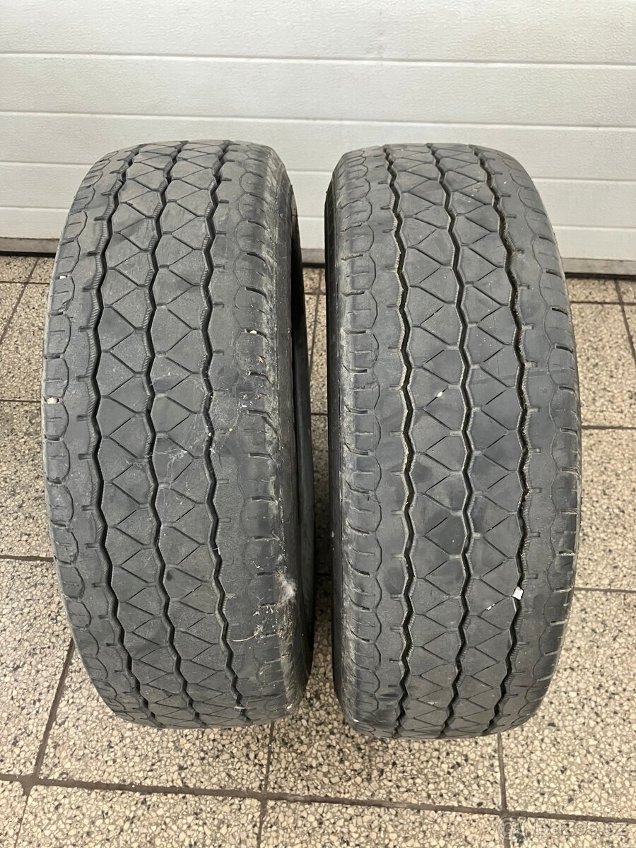195/70R15C Evergreen ES88