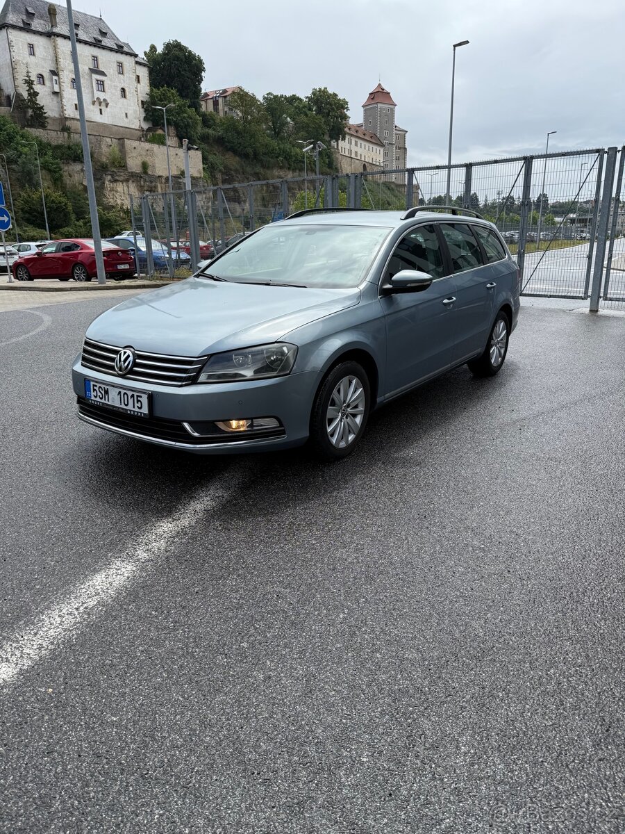 VW PASSAT B7 2.0 TDI 103 KW, Elekricke tažné zařízení.