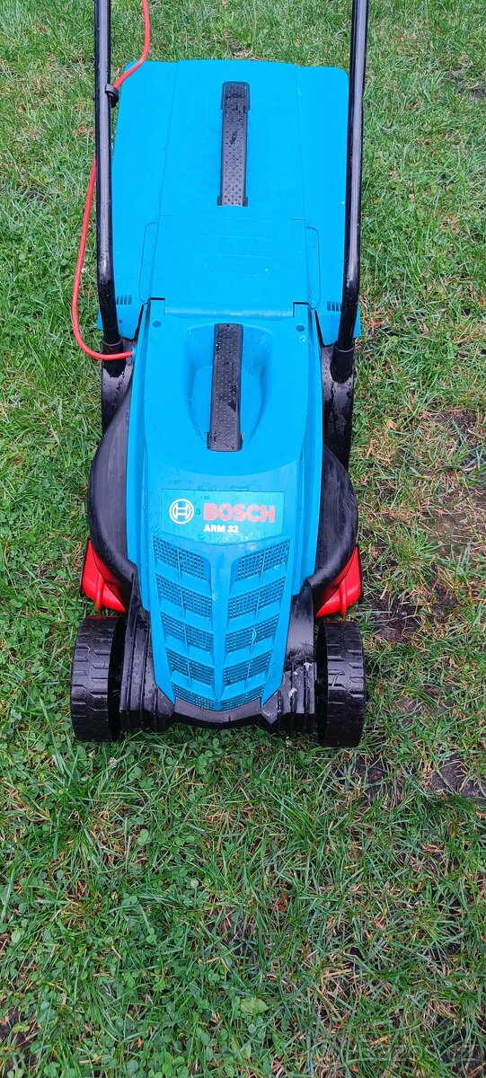 Sekačka elektrická Bosch ARM 32