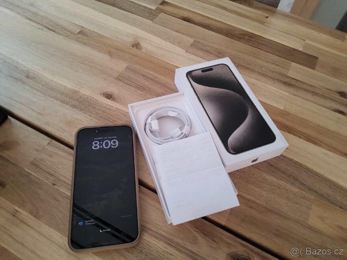 Apple IPhone 15 Pro Max 256GB + Apple Watch Ultra 49mm.