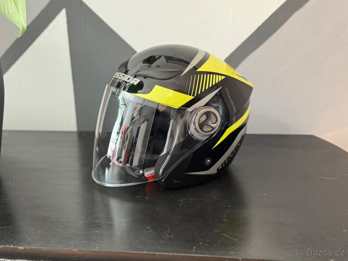 Helma na motorku