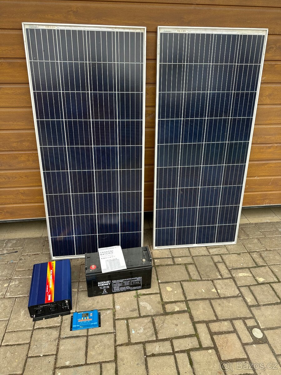 Fotovoltaicky set-trakční baterie, solarni panely