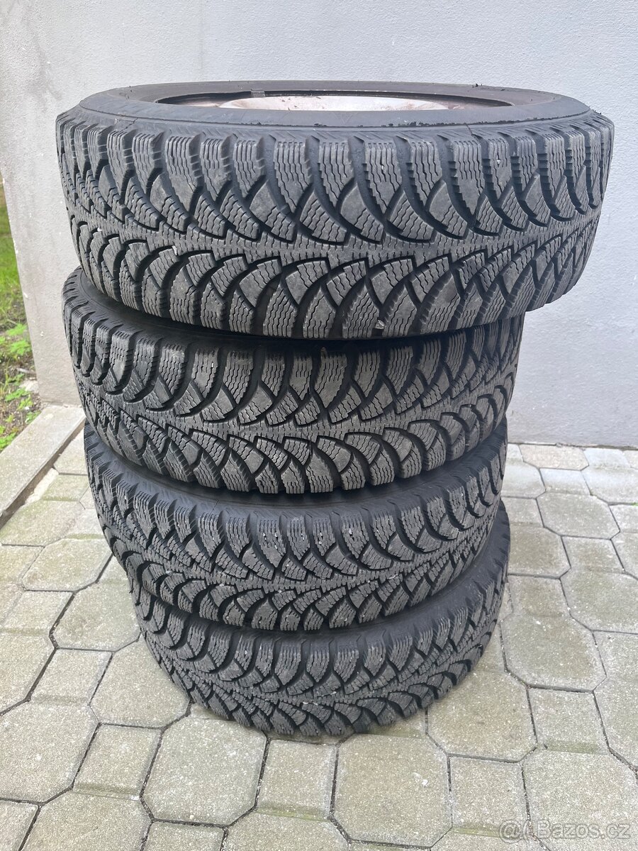 Pneumatiky zimní + kola Vraník 175/65 r14 ET36 renault clio