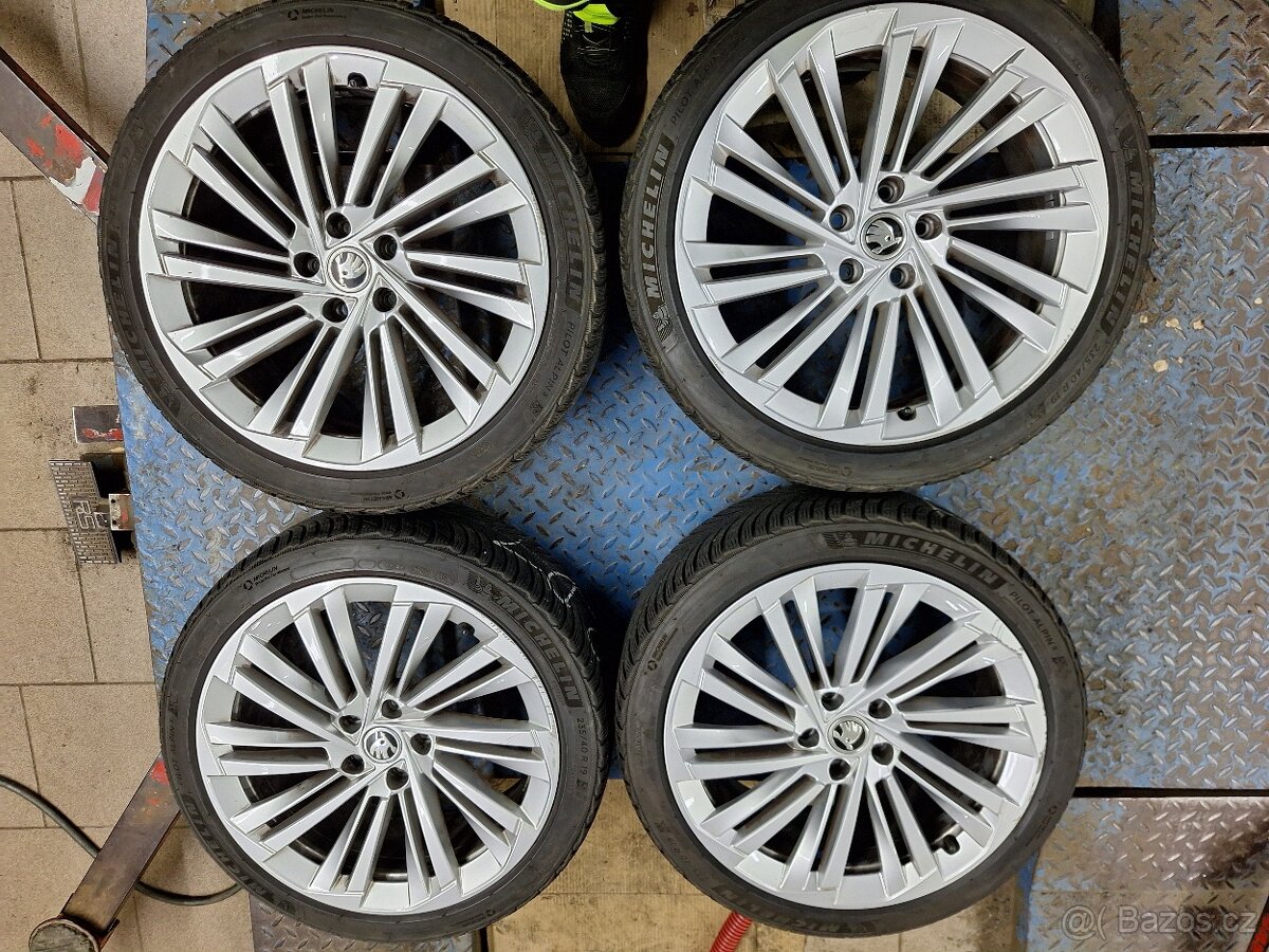 Prodam origo alu kola skoda superb IV Veritate 5x112 r19