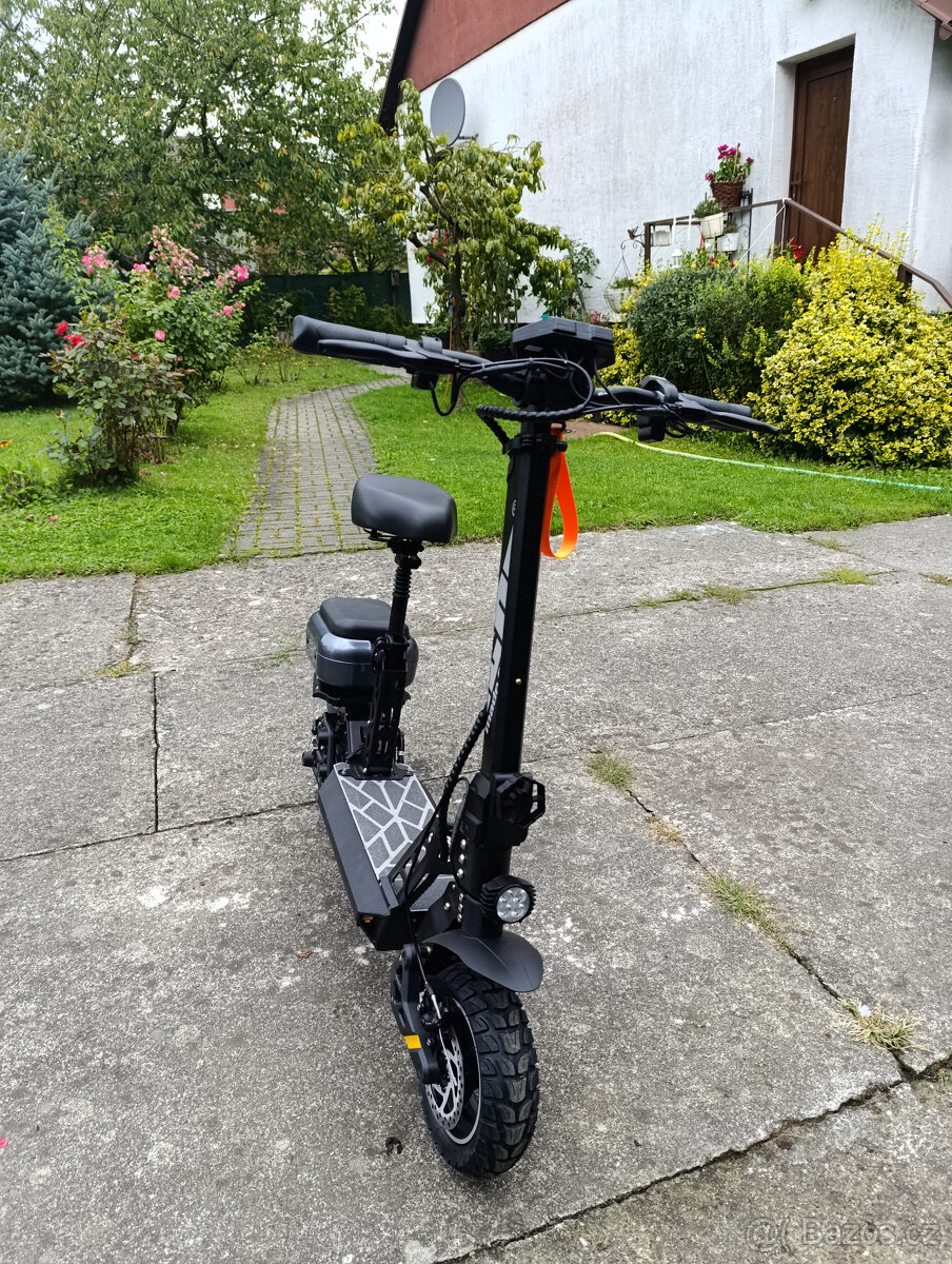 Elektrická koloběžka hecht 5201