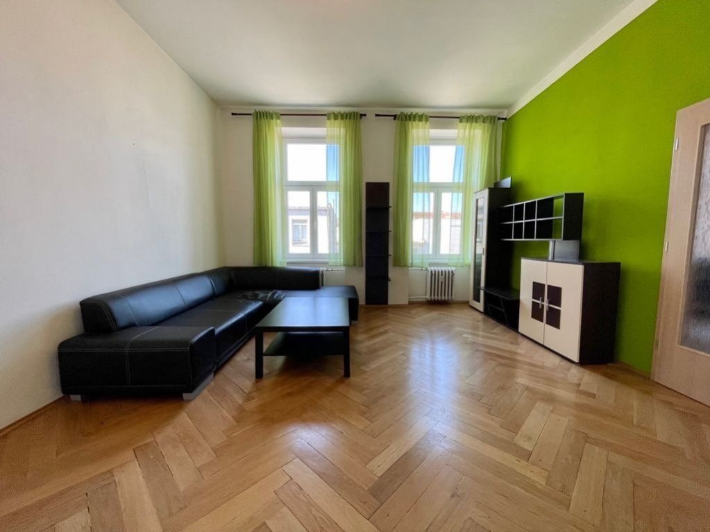 Pronájem bytu 2+1 (78 m²) – ul. Průmyslová, ČB