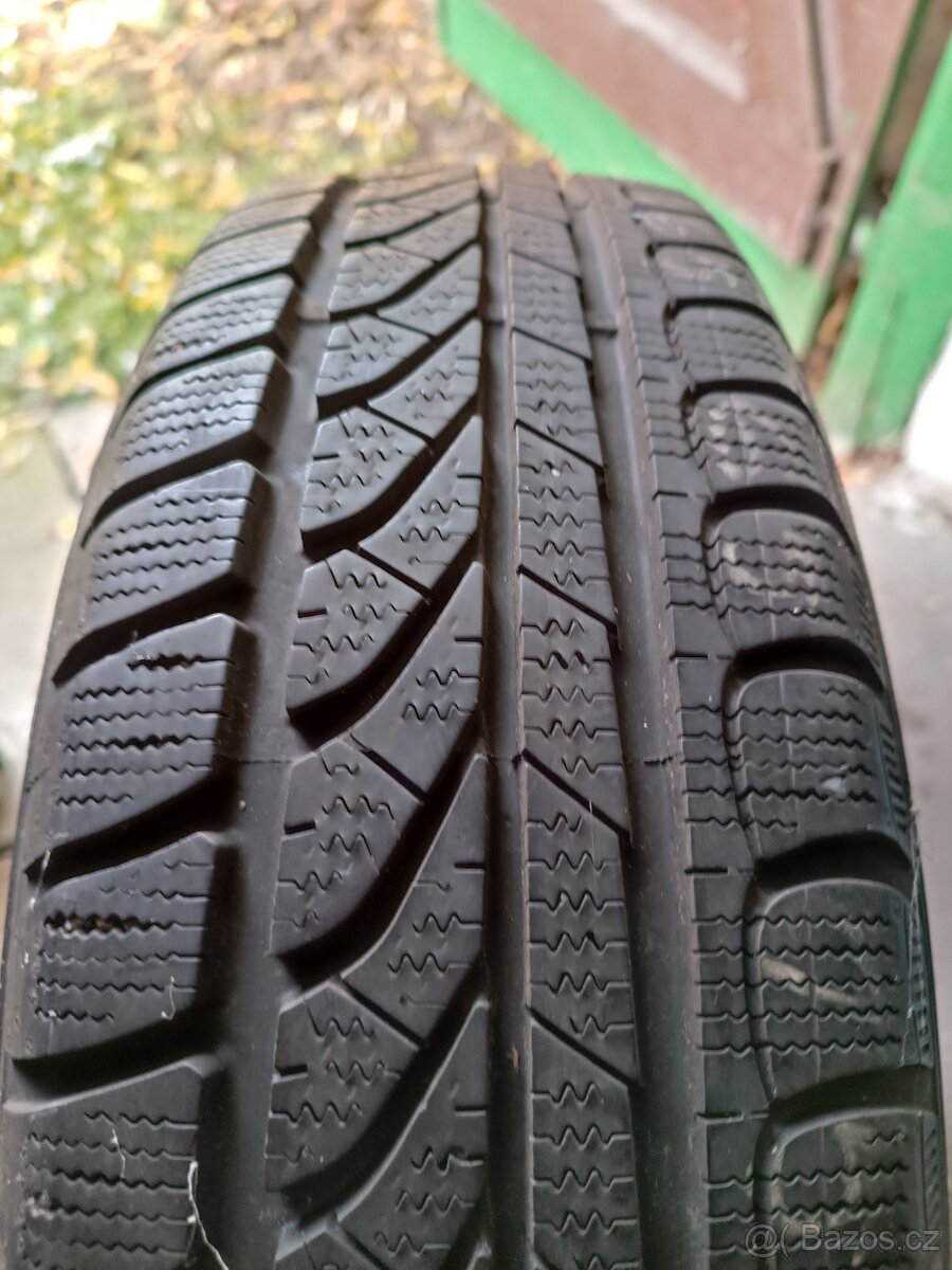 2x zimní pneu Dunlop 175/65/15 84T