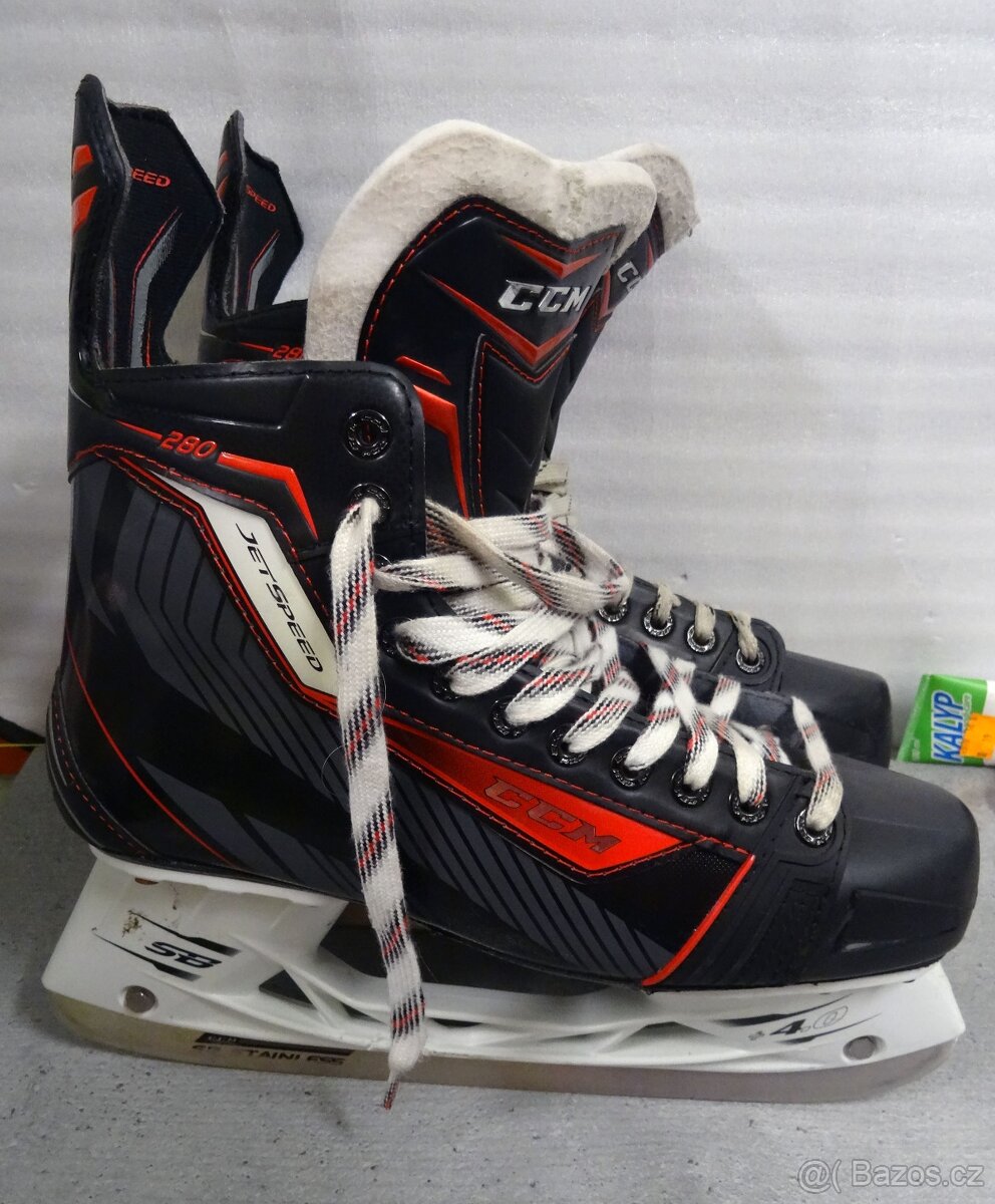 Lední brusle CCM