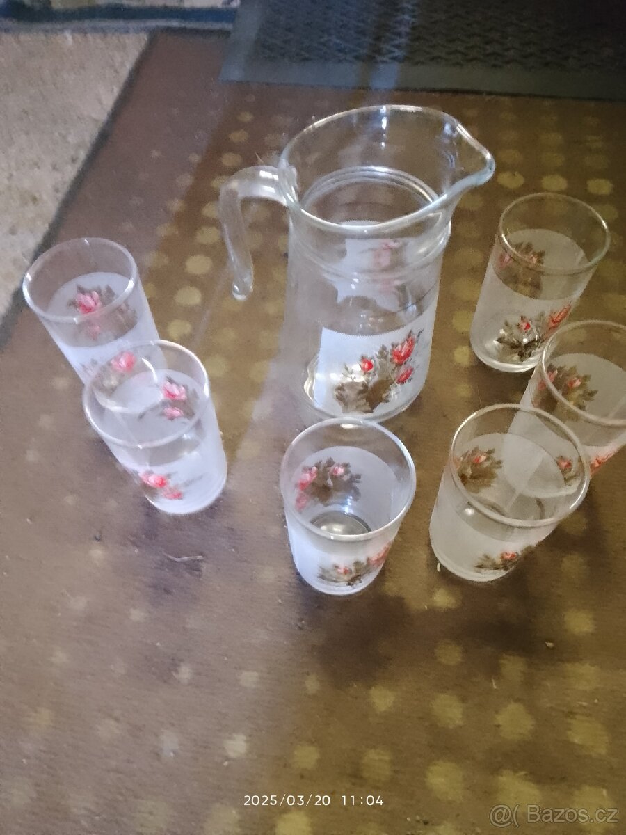 Prodám džbánek se skleničkami