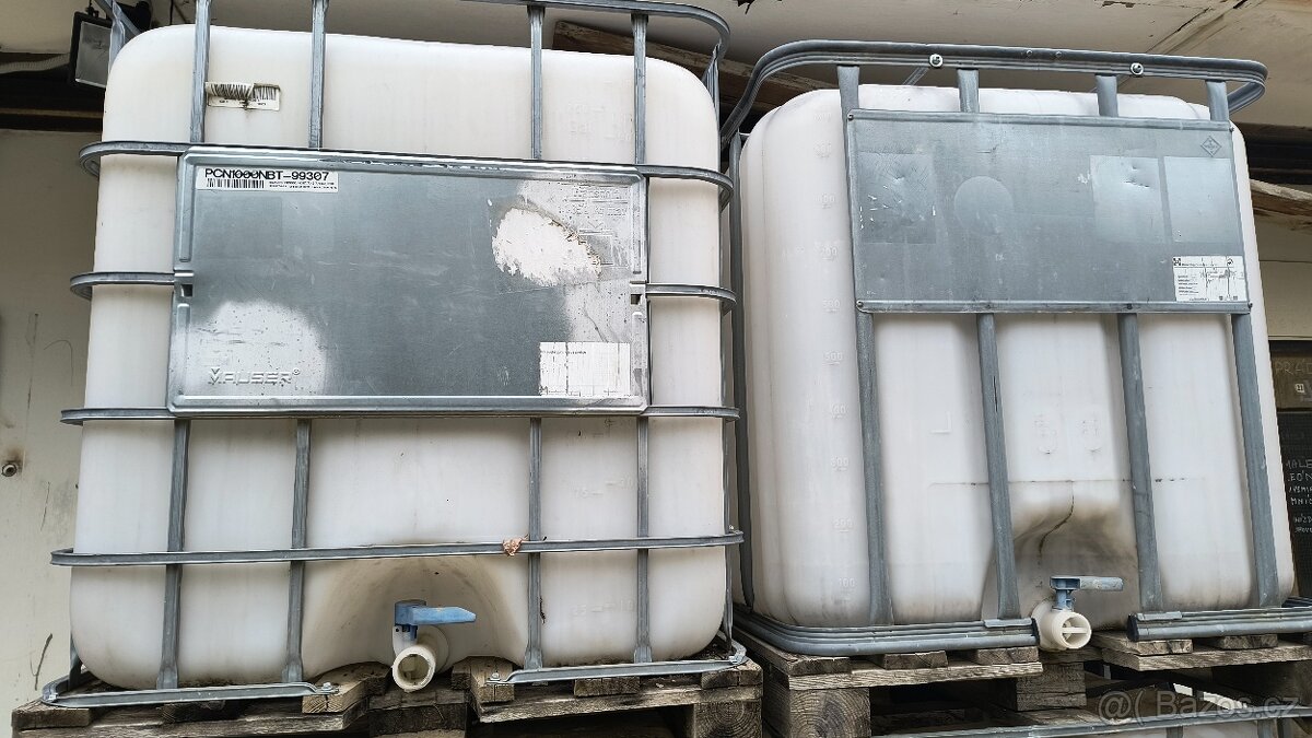 Nádrž na vodu 1000l - IBC kontejner