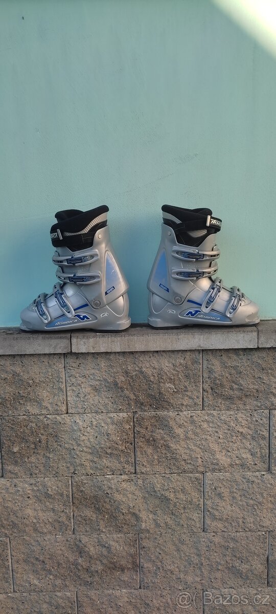 Dámské sjezdové lyže HEAD