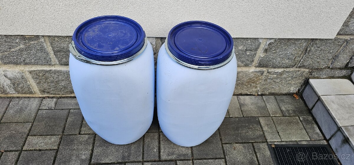 Plastové sudy 70l hranaté se sponou