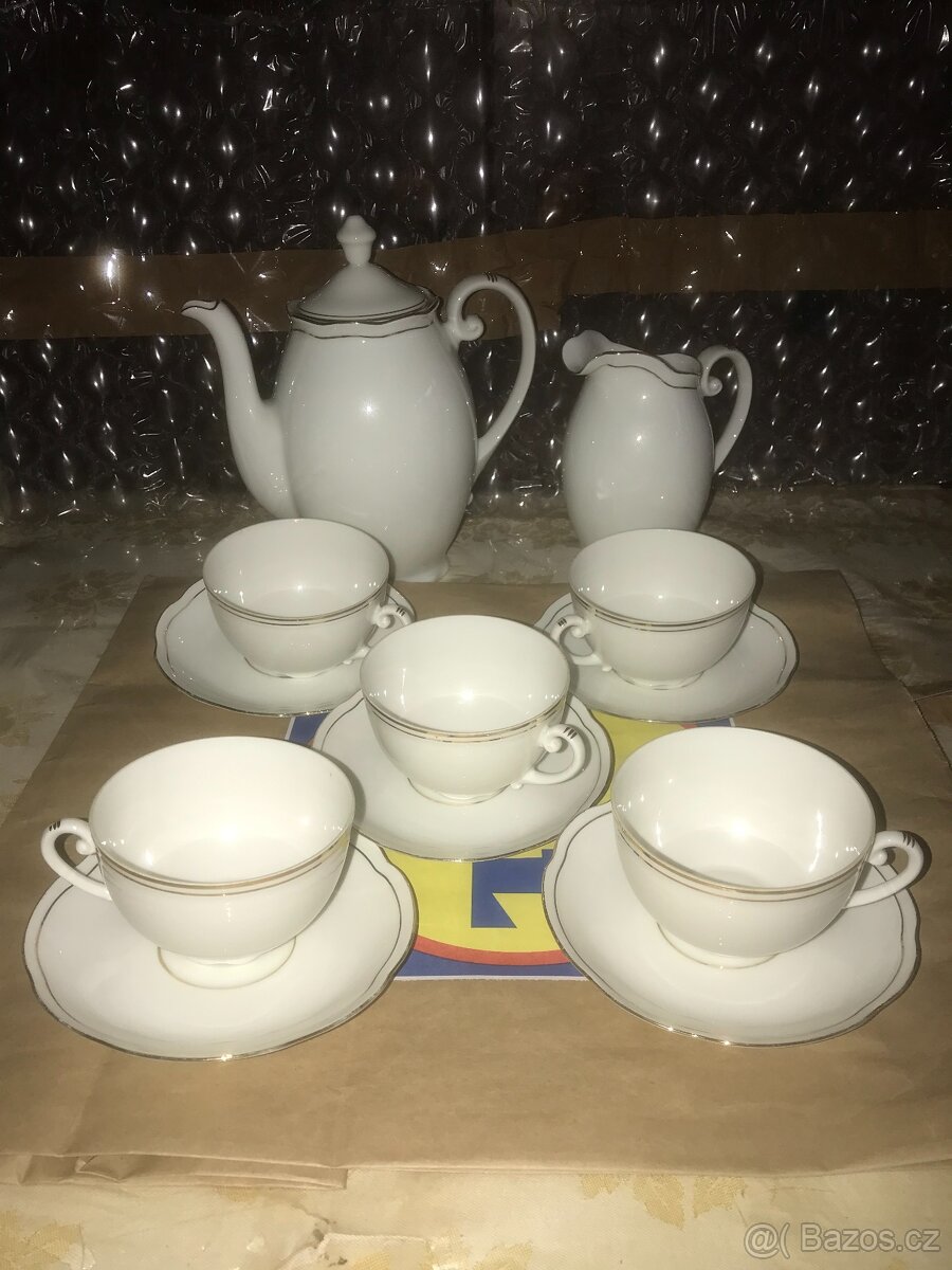 starý porcelán /servisy talíře a další