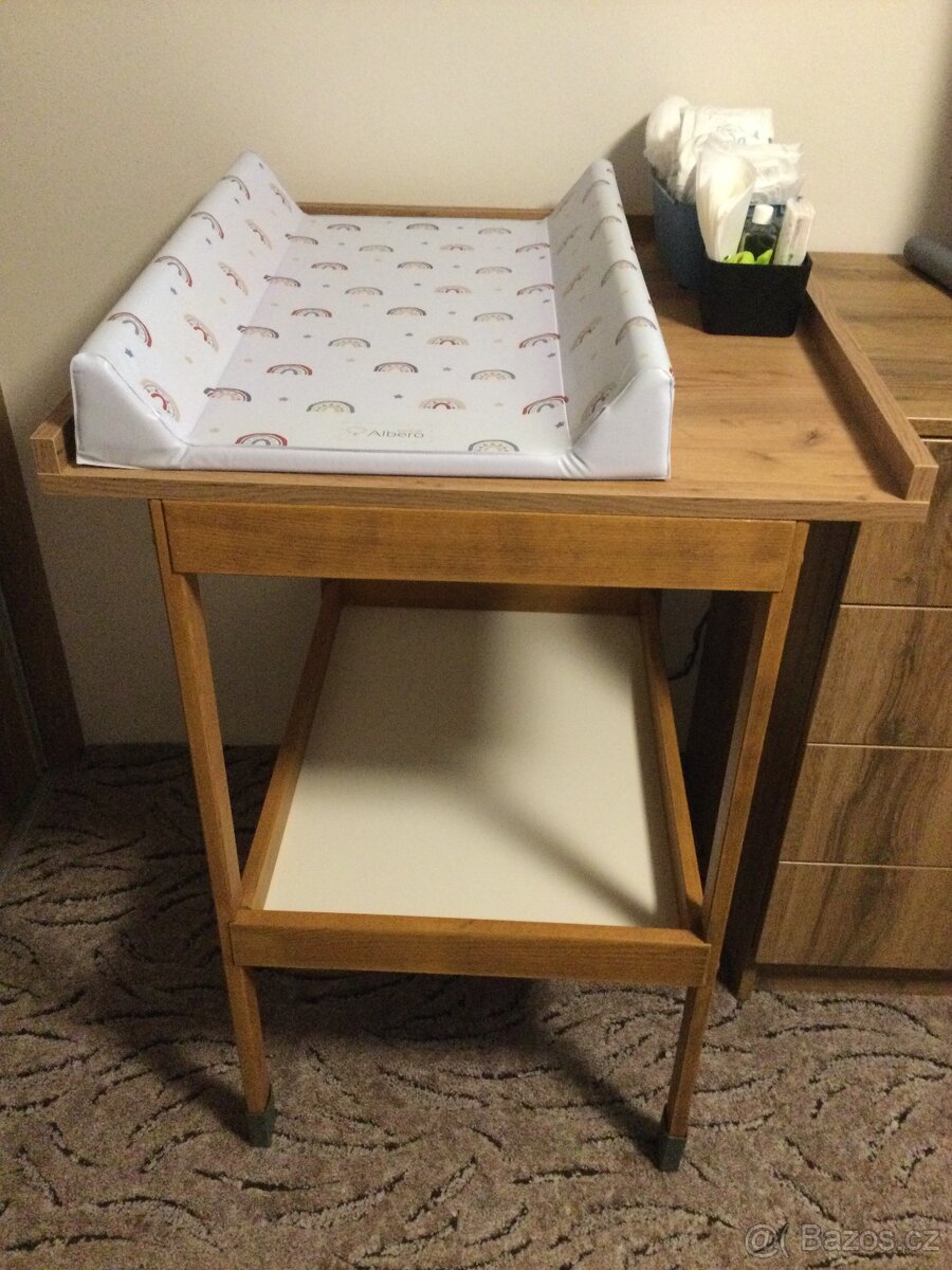 Přebalovací pult s rozšířením