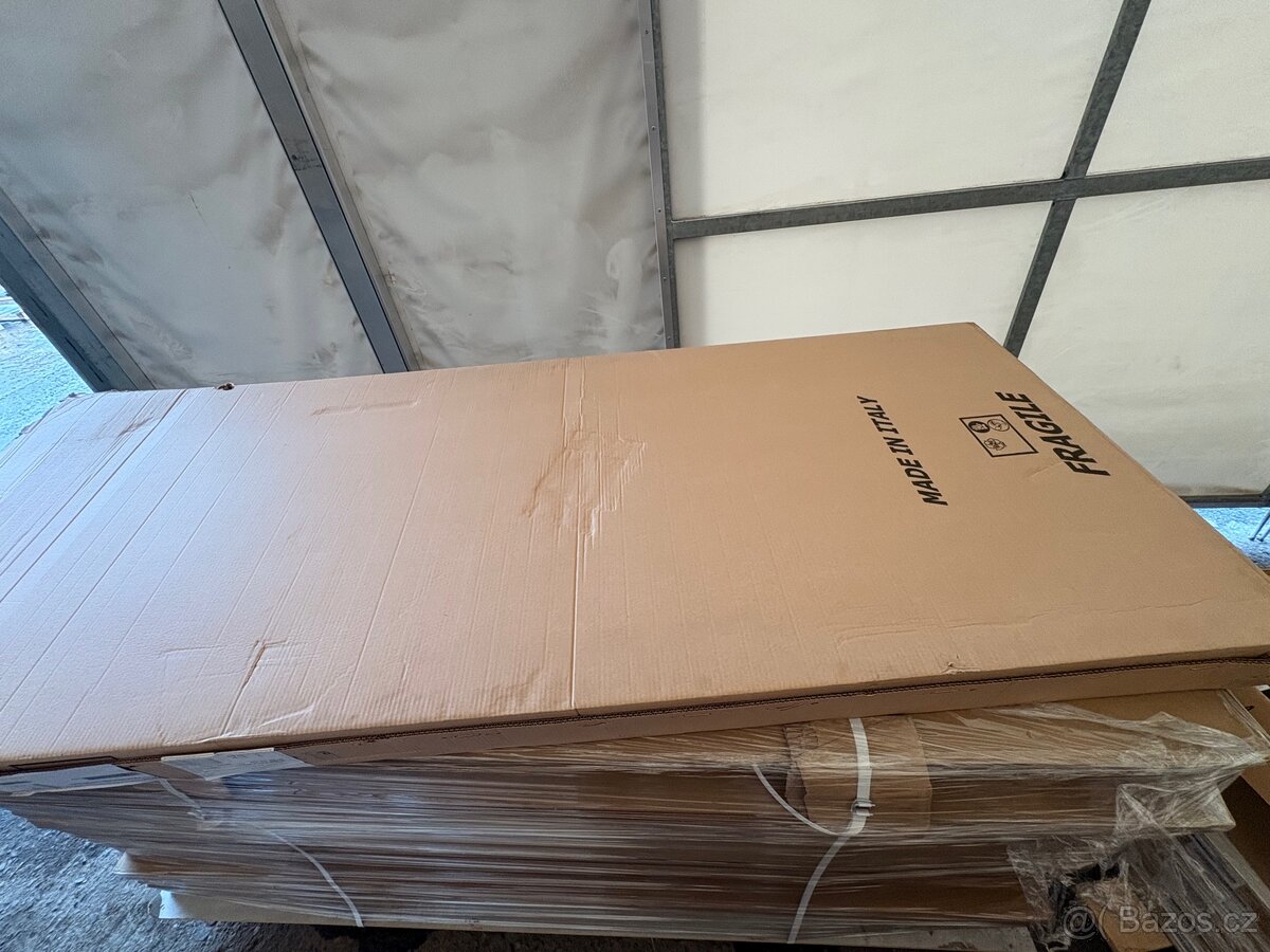 Pouzdro pro posuvné dveře