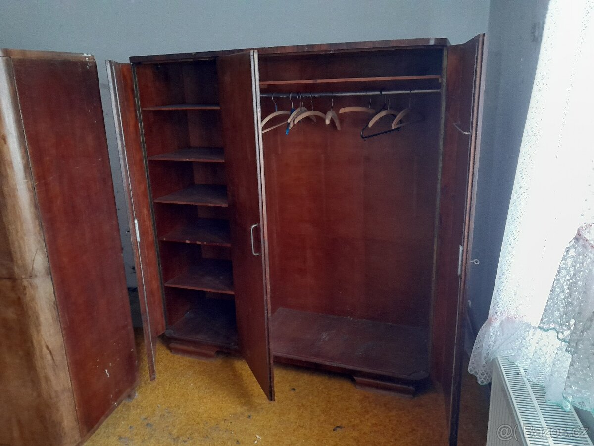 Historická skříň