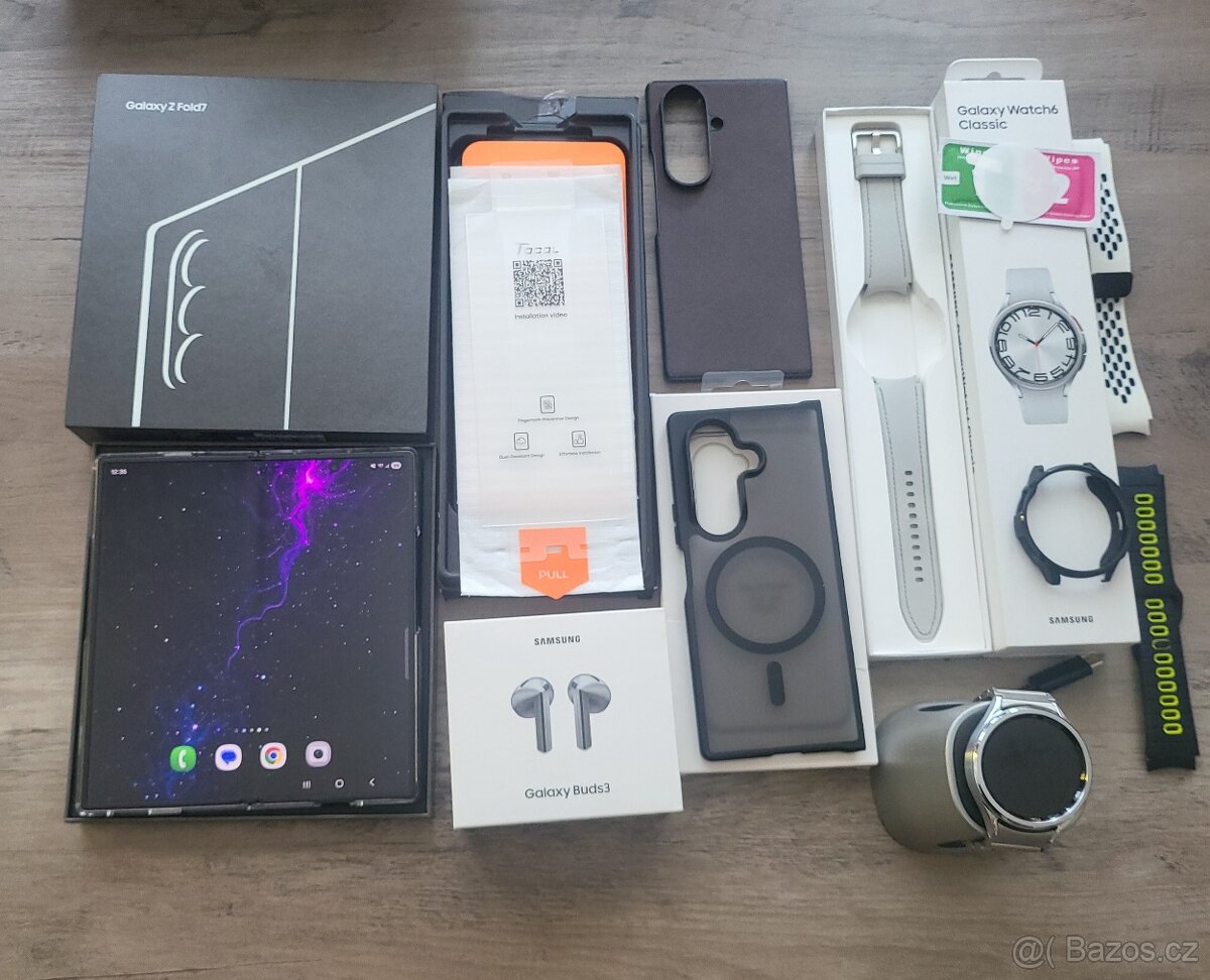 Lampička-hodiny- bezdratova nabíječka.