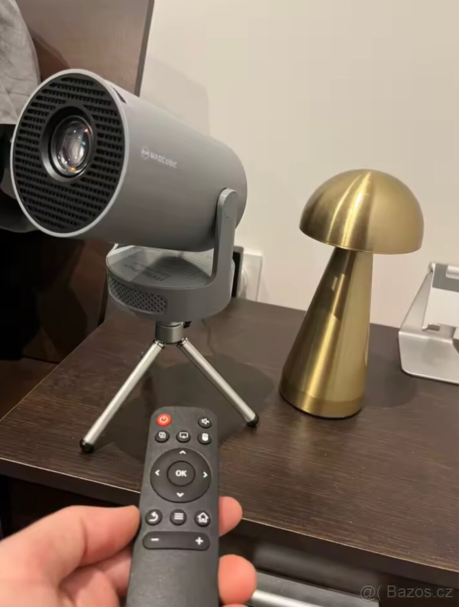 Projektor na zeď 4K FULL HD