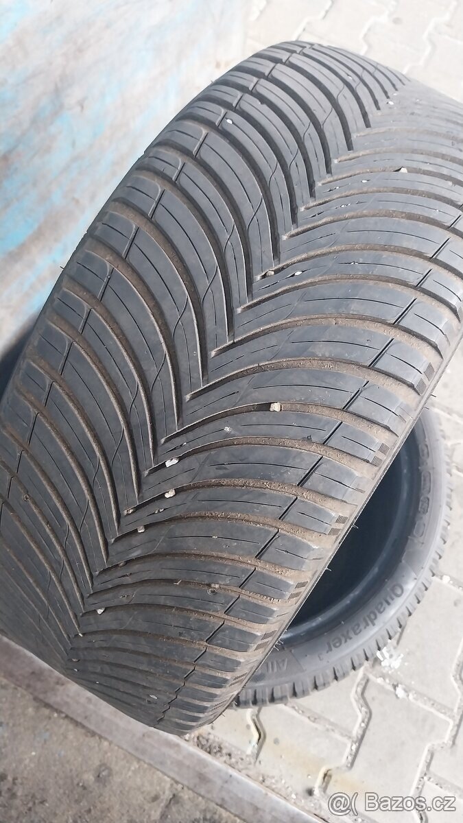 Prodám 2 x pneu Kleber 245/40/19 celoroční