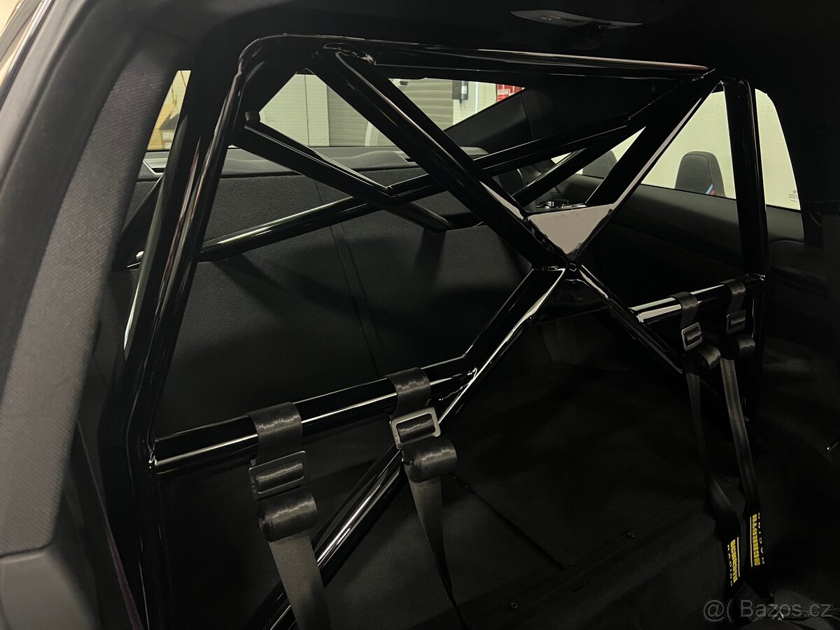 Rollcage + Rear Seat Delete pro BMW M4