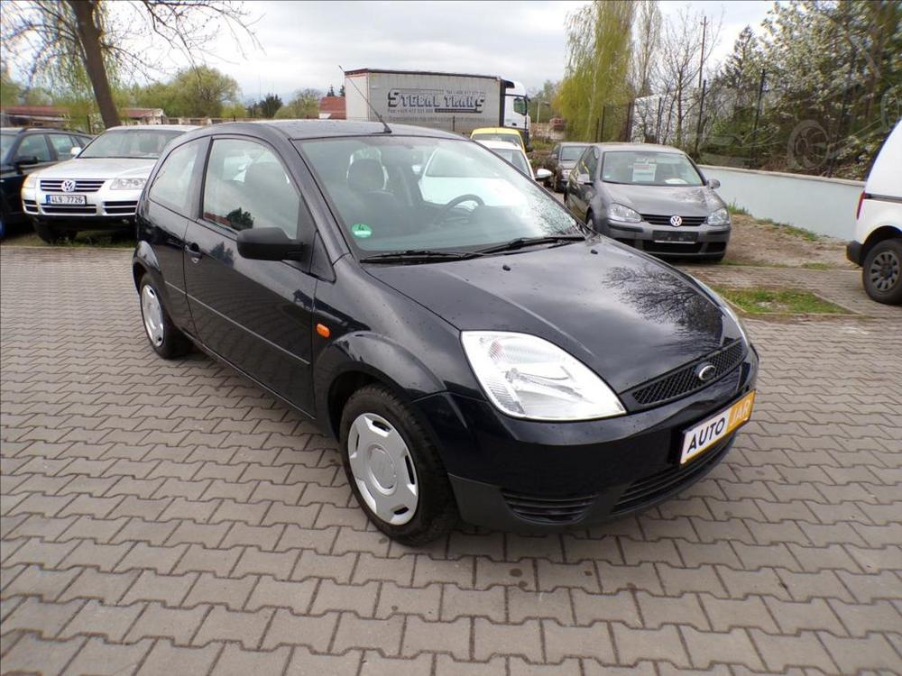 Ford Fiesta 1,3 i - HNED ODJÍŽDÍTE