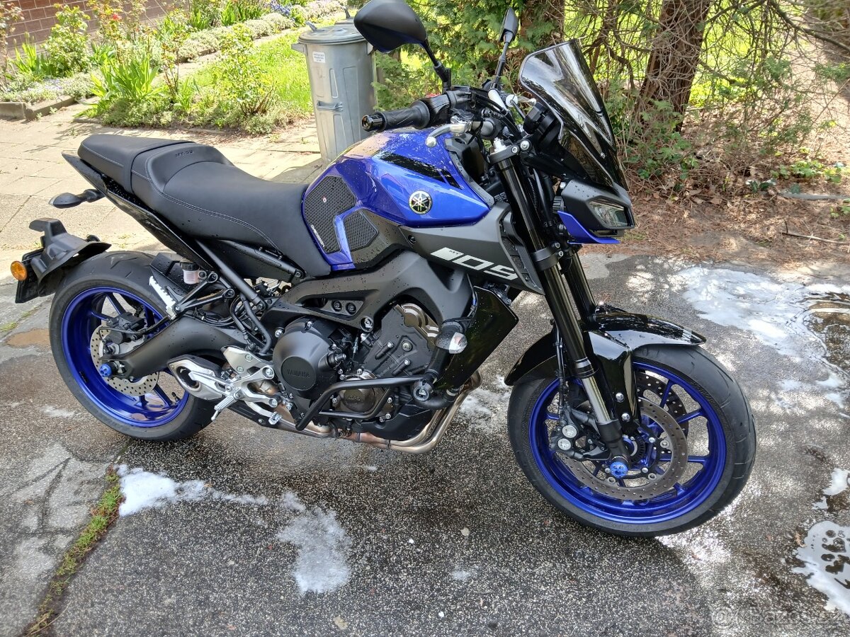 Yamaha MT09, top stav,1.majitel,nová v ČR