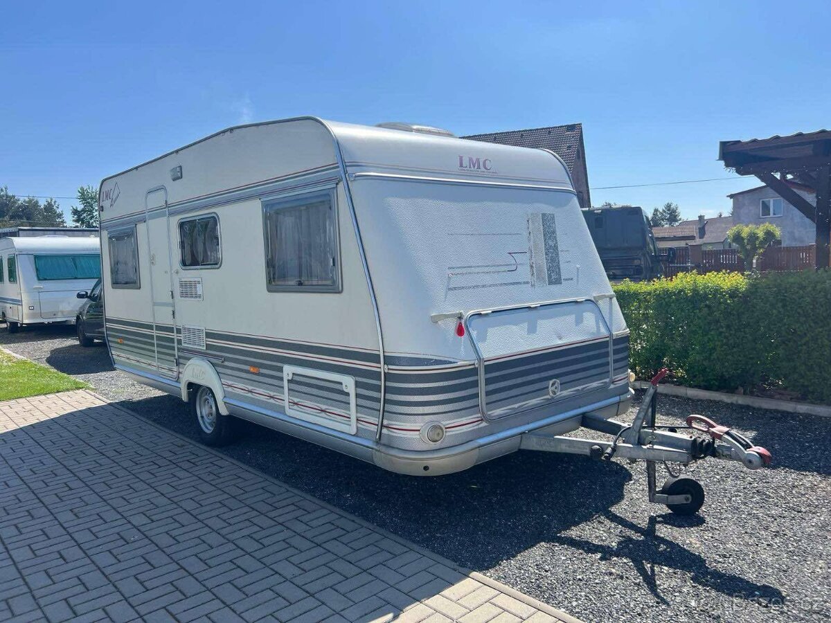 LMC Luxus 475 / PEVNÁ POSTEL 100 km/h