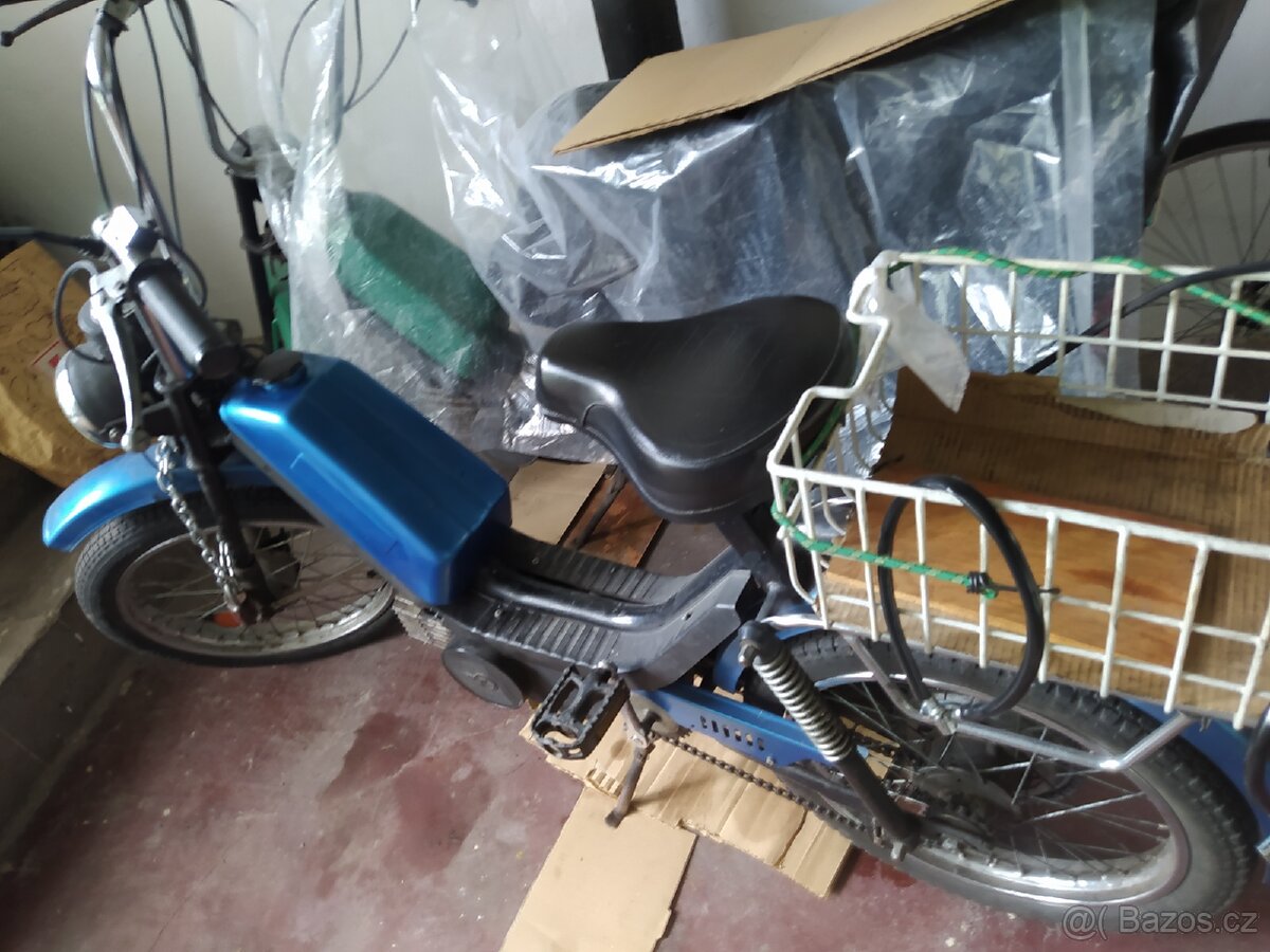 Babeta 210, modrá