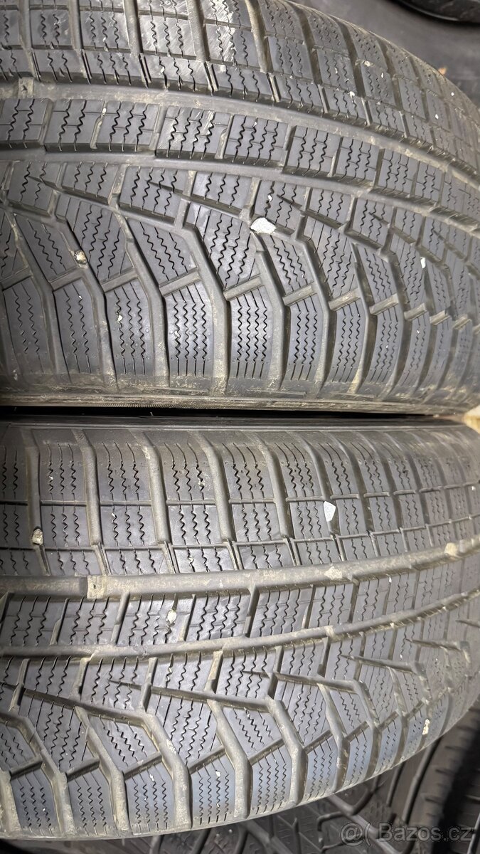 225/55 R18 zimní Hankook