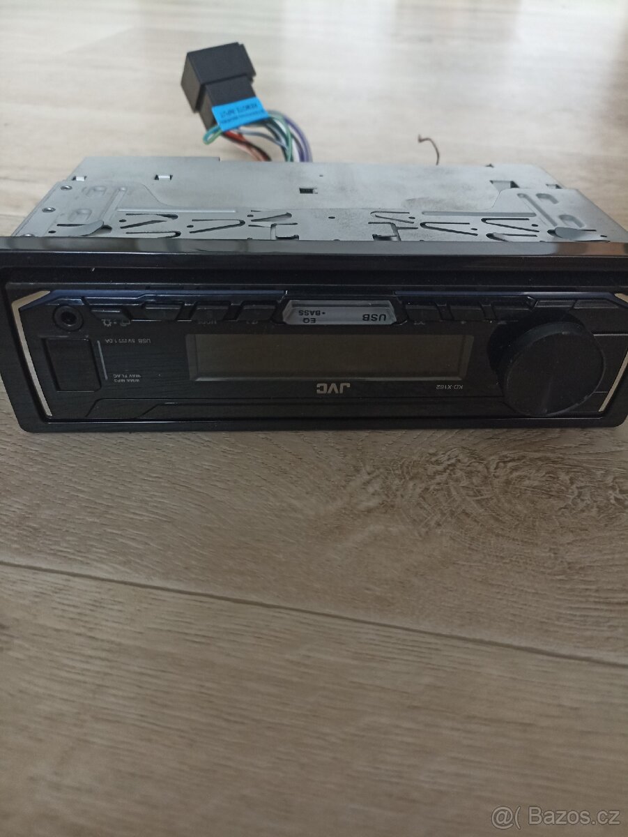 Autorádio JVC na flash disk
