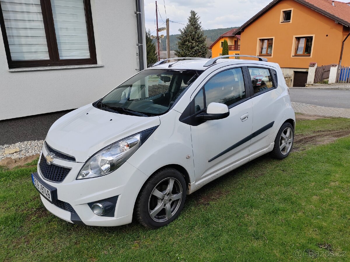 Chevrolet spark,

 1.0 16V