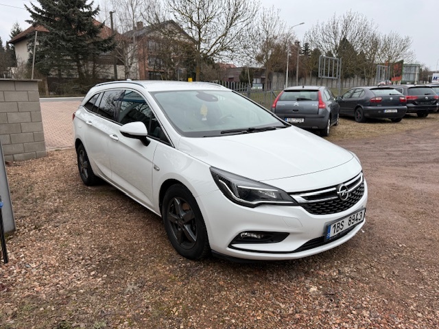 Opel Astra SPORTS TOURER plus