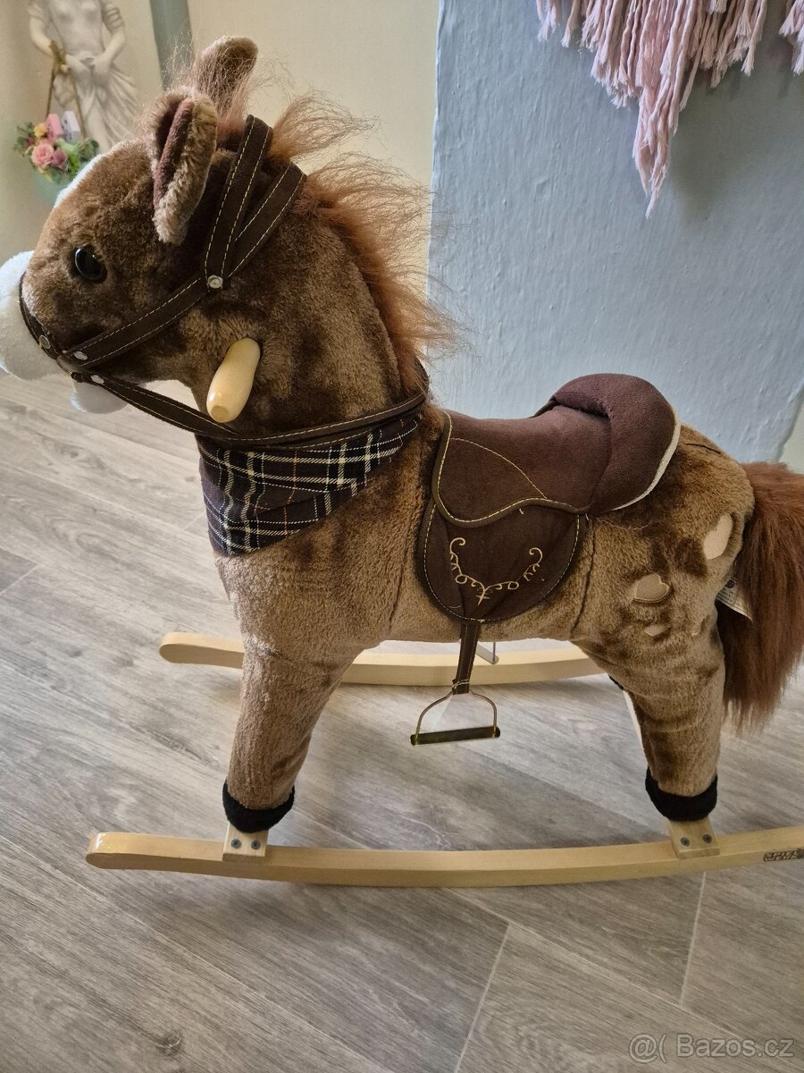 Houpaci koník