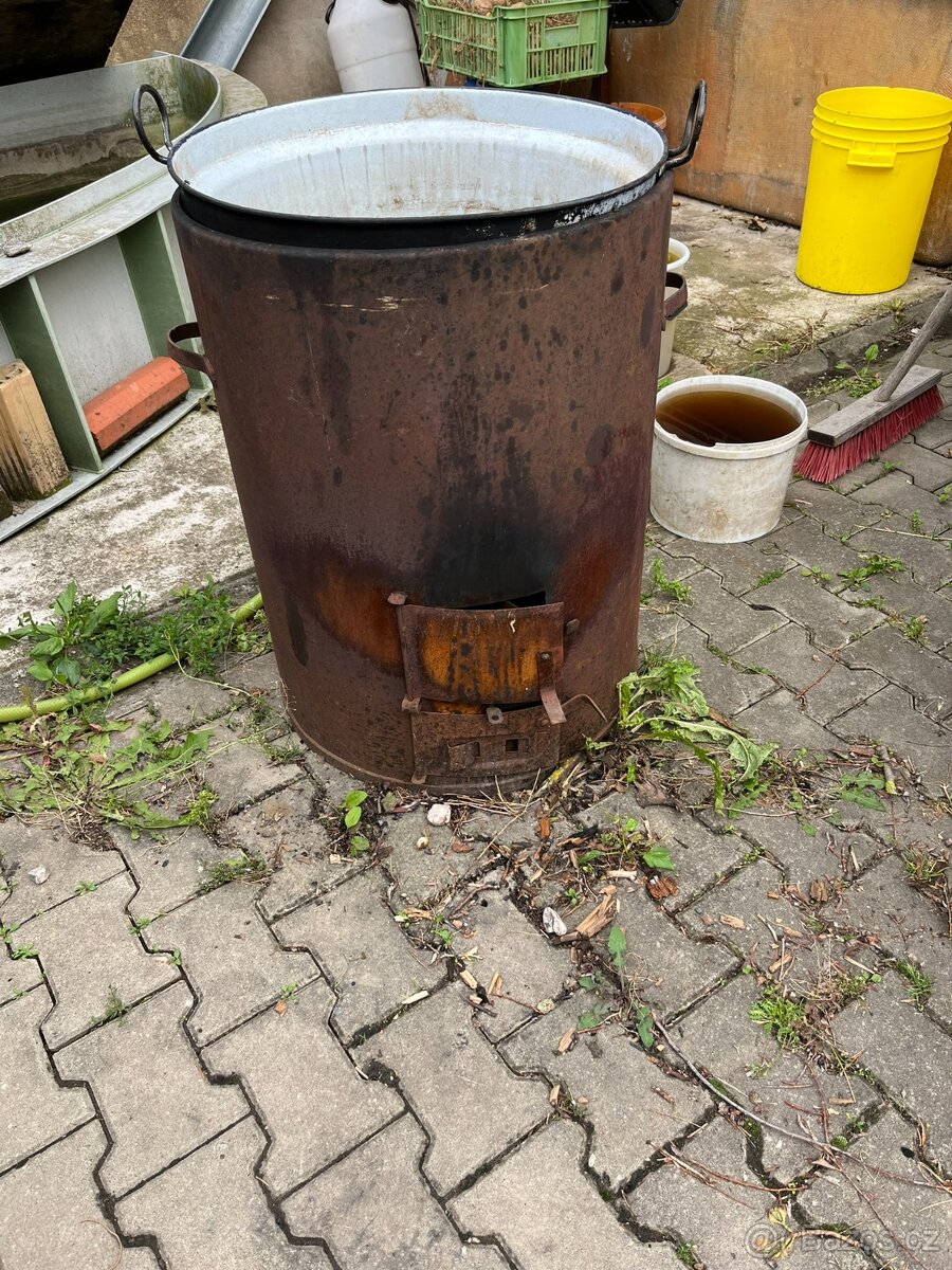 Kotel na zabíjačku (vaření brambor atd.)