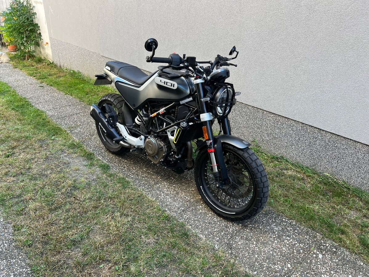 Husqvarna svartpilen 401 k&n, fuelx, doplňky 5900km